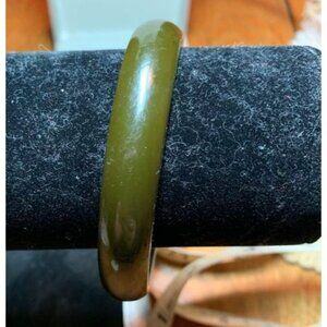 Vintage Green Bakelite Bangle Bracelet 2.75" Diameter Retro Jewelry